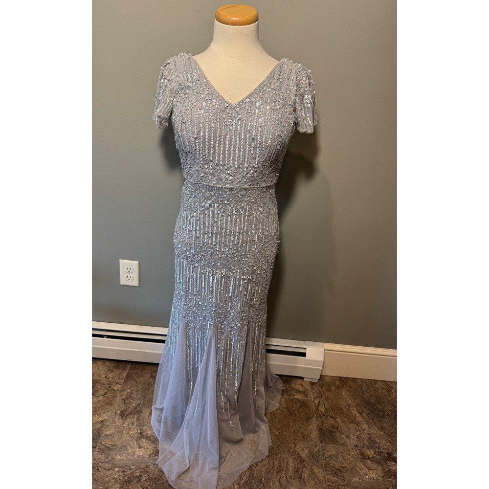 Stunning Adrianna Papell Platinum Gown Silver Sequin Beaded Formal‎ Dress Size 0